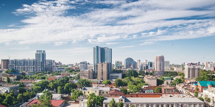 Трехкомнатная квартира без ремонта в Краснодаре – одна из самых привлекательных и выгодных для приобретения форм городской жилплощади. 